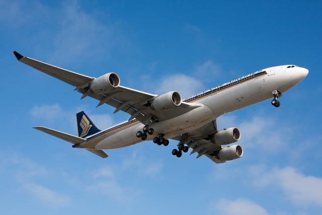 Singapore Airlines A340 on Approach to LAX - Yuxi's Photos - Gallery ...